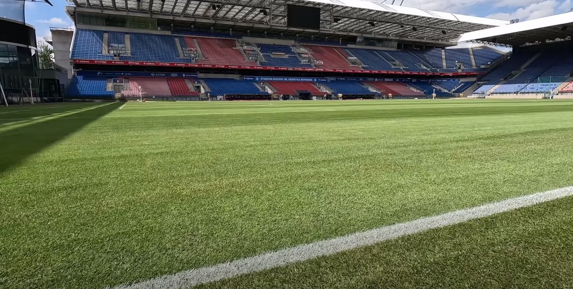 Wisla returns to the Municipal Stadium. “The new pitch looks amazing”